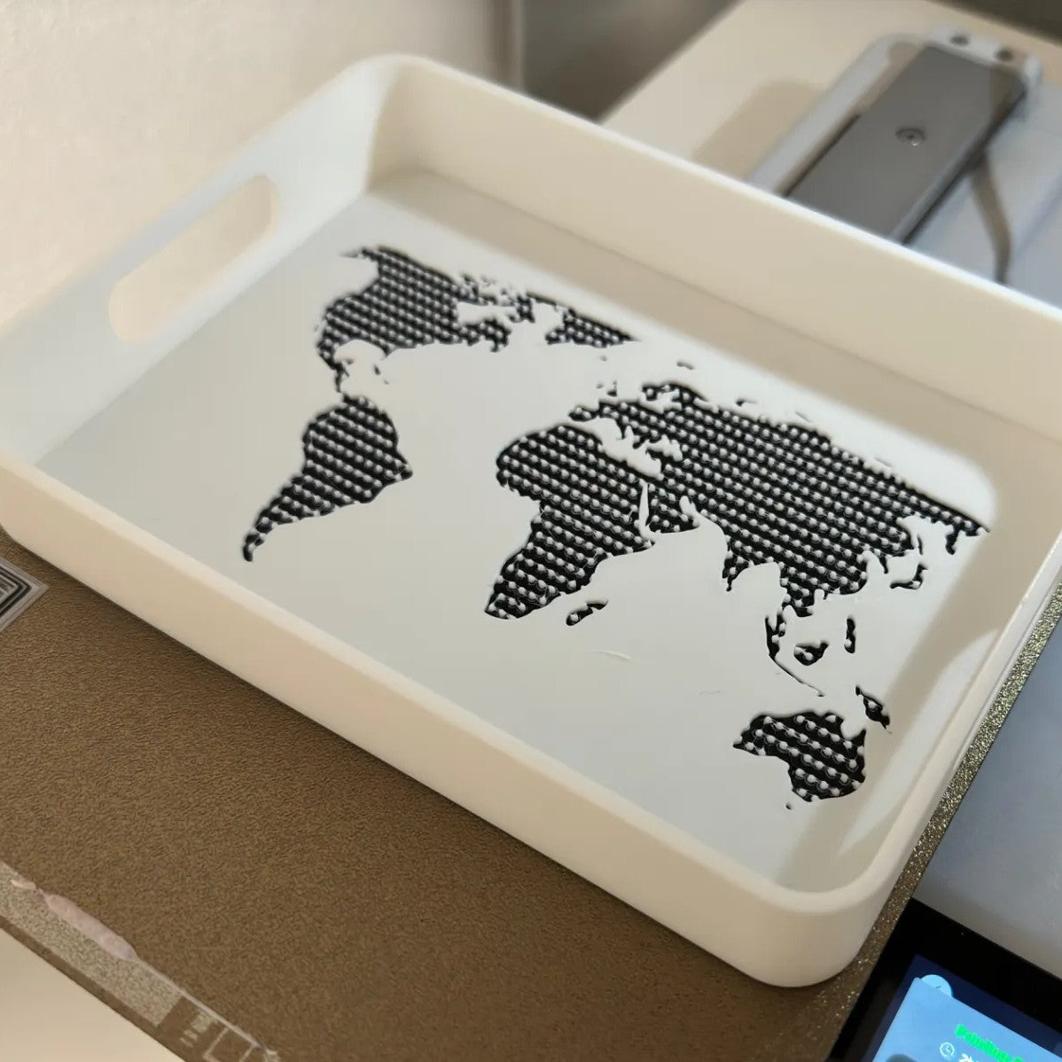 صينية تقديم بتصميم القارات